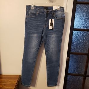 Tahari Women's Jeans. New. Tags attached.